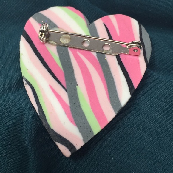 Beautiful One of a Kind Heart Brooch Rhinestones - Picture 16 of 16